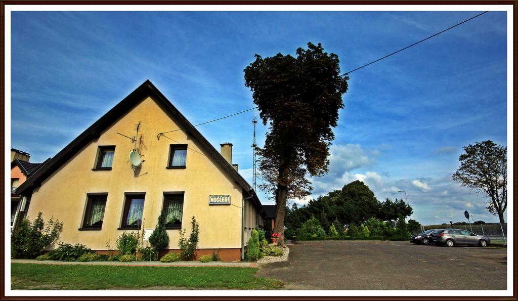 Bed and Breakfast Dworek Jana Bierdzany Exteriér fotografie